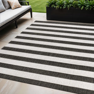 HomeRoots 5' Black and Cream Striped Area Rug - Durable Indoor/Outdoor Design for Patios, Kitchens & More! 702661
