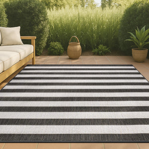 HomeRoots 5' Black and Cream Striped Area Rug - Durable Indoor/Outdoor Design for Patios, Kitchens & More! 702661