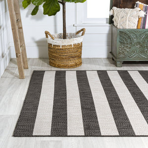 HomeRoots 8' X 10' Black And Cream Striped Area Rug - Durable Indoor/Outdoor Design for Stylish Spaces! 702662
