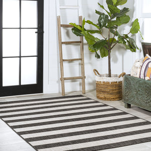 HomeRoots 8' X 10' Black And Cream Striped Area Rug - Durable Indoor/Outdoor Design for Stylish Spaces! 702662