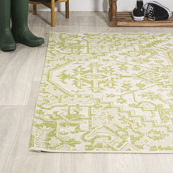 HomeRoots 9' X 12' Cream and Green Medallion Indoor-Outdoor Area Rug for Stylish Living and Easy Care 702737