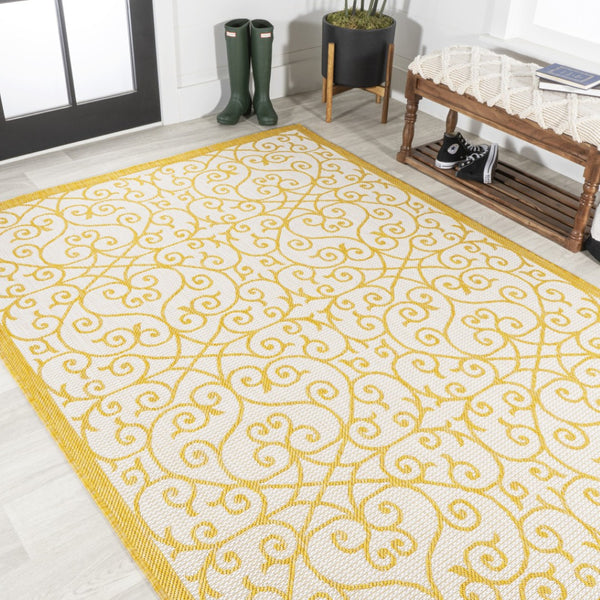 HomeRoots 5' Geometric Cream and Yellow Indoor-Outdoor Area Rug for Modern Spaces - Durable, Easy Care, Versatile! 702758