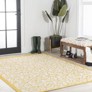 HomeRoots 5' Geometric Cream and Yellow Indoor-Outdoor Area Rug for Modern Spaces - Durable, Easy Care, Versatile! 702758