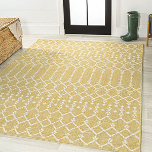 HomeRoots 9' X 12' Yellow and Cream Trellis Rug - Stylish Indoor/Outdoor Area Rug for Living Spaces & Patios 702793