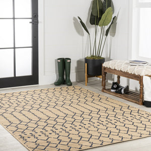 HomeRoots 5' Stylish Beige and Navy Blue Trellis Area Rug - Durable Indoor/Outdoor Design for Versatile Spaces 702798