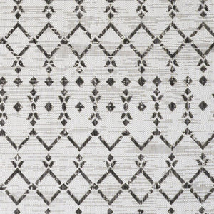 HomeRoots 5' X 8' Cream and Black Trellis Rug - Durable Indoor/Outdoor Area Rug for Modern & Classic Spaces 702805