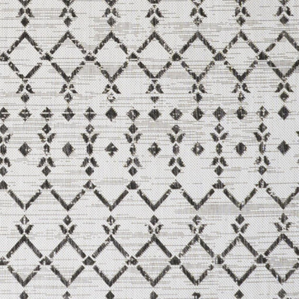 HomeRoots 5' X 8' Cream and Black Trellis Rug - Durable Indoor/Outdoor Area Rug for Modern & Classic Spaces 702805