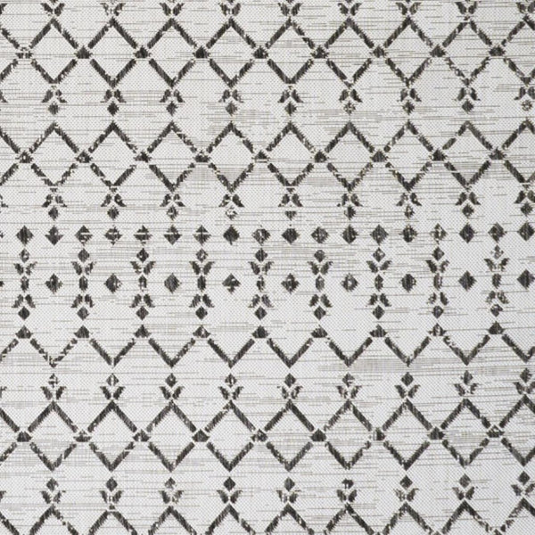 HomeRoots 5' X 8' Cream and Black Trellis Rug - Durable Indoor/Outdoor Area Rug for Modern & Classic Spaces 702805