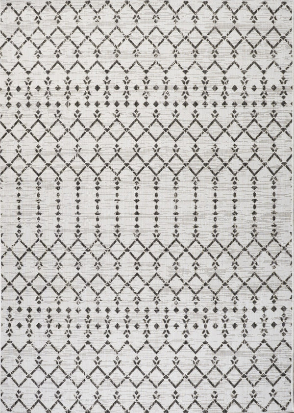 HomeRoots 5' X 8' Cream and Black Trellis Rug - Durable Indoor/Outdoor Area Rug for Modern & Classic Spaces 702805