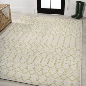 HomeRoots 5' Cream and Green Trellis Area Rug - Indoor/Outdoor Durable Design for Patios, Dining, and More! 702826
