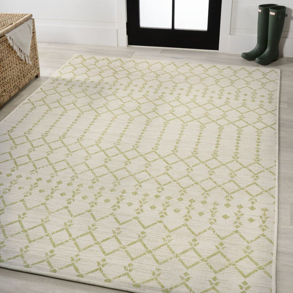 HomeRoots 5' Cream and Green Trellis Area Rug - Indoor/Outdoor Durable Design for Patios, Dining, and More! 702826