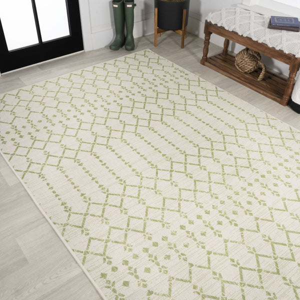 HomeRoots 5' Cream and Green Trellis Area Rug - Indoor/Outdoor Durable Design for Patios, Dining, and More! 702826