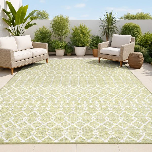 HomeRoots 5' Trellis Indoor Outdoor Area Rug - Light Green & Cream, Durable, Stylish, Easy Care for Any Space 702835