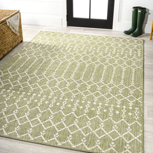 HomeRoots 5' Trellis Indoor Outdoor Area Rug - Light Green & Cream, Durable, Stylish, Easy Care for Any Space 702835