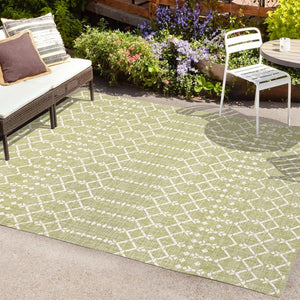 HomeRoots 5' Trellis Indoor Outdoor Area Rug - Light Green & Cream, Durable, Stylish, Easy Care for Any Space 702835