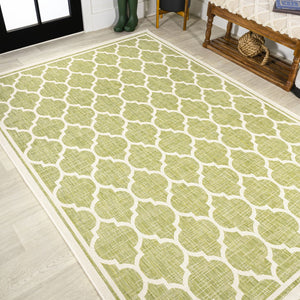 HomeRoots 5' Modern Green and Cream Geometric Area Rug – Stylish, Durable Indoor/Outdoor Design for Any Space 702844
