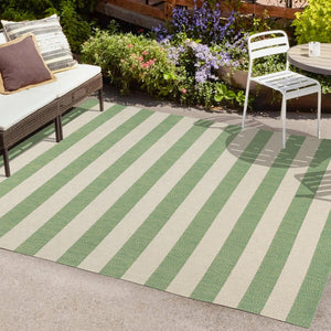 HomeRoots 5' Green and Cream Striped Indoor/Outdoor Area Rug - Stylish, Durable, Easy-Care Accent for Any Space 702891
