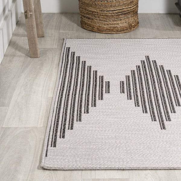 HomeRoots 5' Modern Light Gray and Black Striped Area Rug for Indoor/Outdoor Use - Durable & Versatile Design 702898