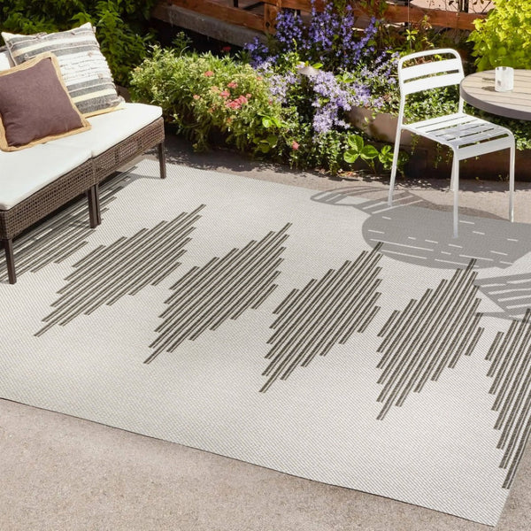 HomeRoots 5' Modern Light Gray and Black Striped Area Rug for Indoor/Outdoor Use - Durable & Versatile Design 702898