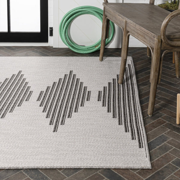 HomeRoots 5' Modern Light Gray and Black Striped Area Rug for Indoor/Outdoor Use - Durable & Versatile Design 702898