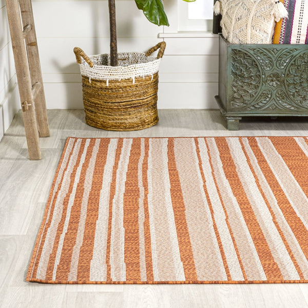 HomeRoots 5' Orange and Cream Striped Area Rug - Versatile Indoor/Outdoor Decor for Any Space, Durable Design 702904