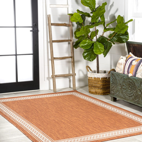 HomeRoots 5' Orange and Cream Indoor Outdoor Area Rug - Durable, Stylish, Low Maintenance for Any Space! 702931