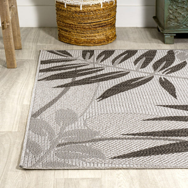 HomeRoots 5' Gray and Black Floral Indoor Outdoor Area Rug – Durable, Stylish, Easy-Care for Any Space 702940