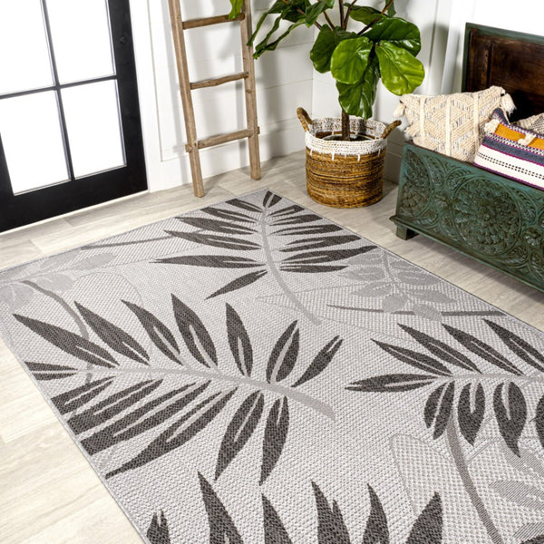 HomeRoots 5' Gray and Black Floral Indoor Outdoor Area Rug – Durable, Stylish, Easy-Care for Any Space 702940