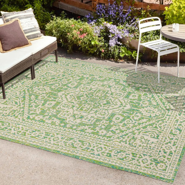 HomeRoots 9' X 12' Cream & Green Medallion Area Rug - Durable Indoor/Outdoor Elegance for Any Space! 702974