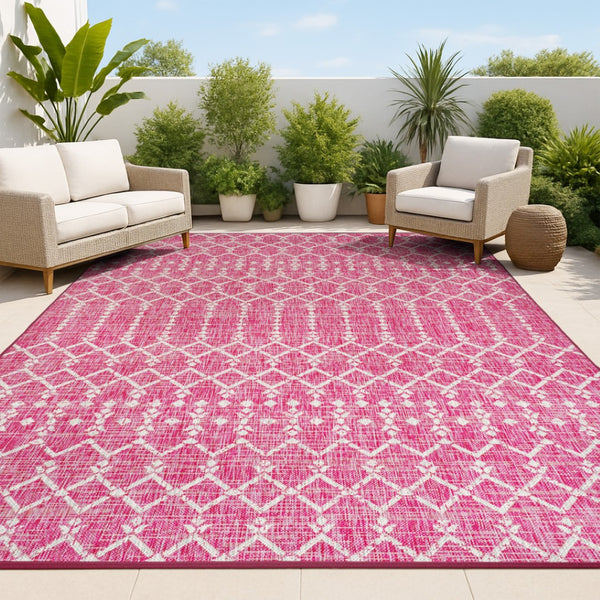 HomeRoots 5' Vibrant Fuchsia & Light Gray Trellis Indoor-Outdoor Area Rug for Stylish Spaces & Durability 703062