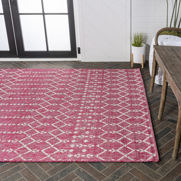 HomeRoots 5' Vibrant Fuchsia & Light Gray Trellis Indoor-Outdoor Area Rug for Stylish Spaces & Durability 703062