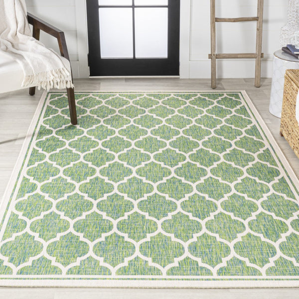 HomeRoots 5' Geometric Cream and Green Area Rug - Stylish, All-Weather Durable for Indoor/Outdoor Spaces 703082