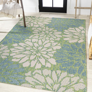 HomeRoots 5' Cream and Green Floral Area Rug - Durable Indoor/Outdoor Design for Patios, Kitchens & More 703087