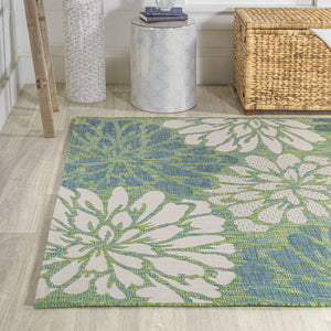 HomeRoots 5' Cream and Green Floral Area Rug - Durable Indoor/Outdoor Design for Patios, Kitchens & More 703087