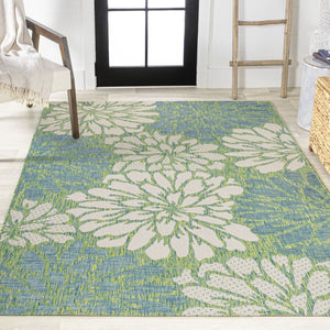 HomeRoots 5' Cream and Green Floral Area Rug - Durable Indoor/Outdoor Design for Patios, Kitchens & More 703087