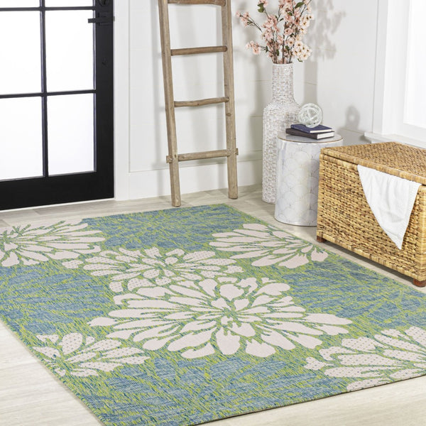HomeRoots 5' Cream and Green Floral Area Rug - Durable Indoor/Outdoor Design for Patios, Kitchens & More 703087