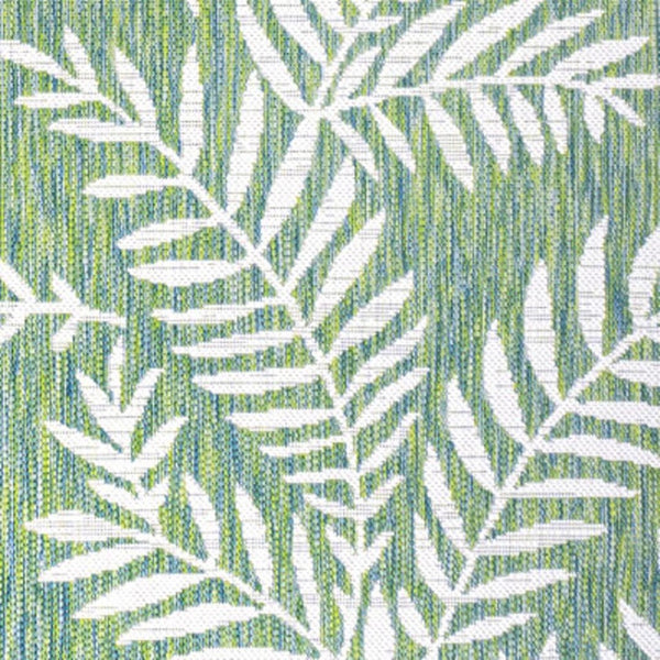 HomeRoots 5' Cream and Green Floral Area Rug - Durable Indoor/Outdoor Design for Living Spaces & Patios 703127