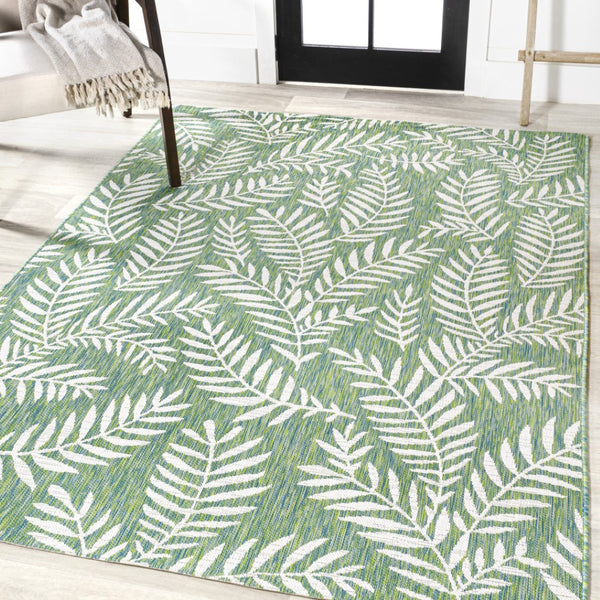 HomeRoots 5' Cream and Green Floral Area Rug - Durable Indoor/Outdoor Design for Living Spaces & Patios 703127