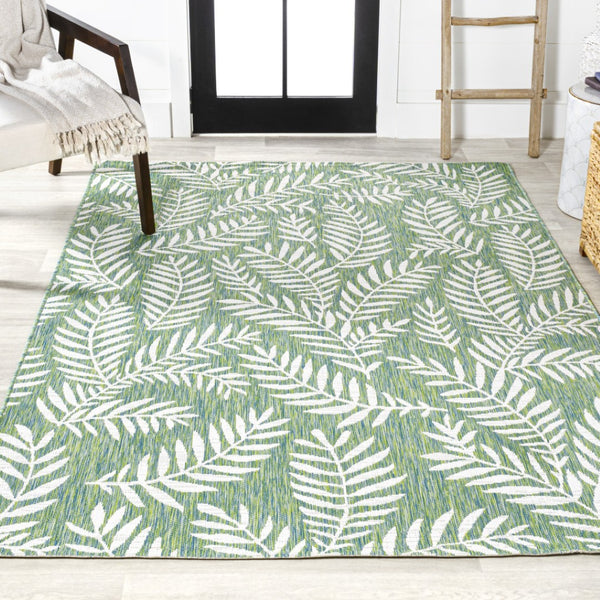 HomeRoots 5' Cream and Green Floral Area Rug - Durable Indoor/Outdoor Design for Living Spaces & Patios 703127