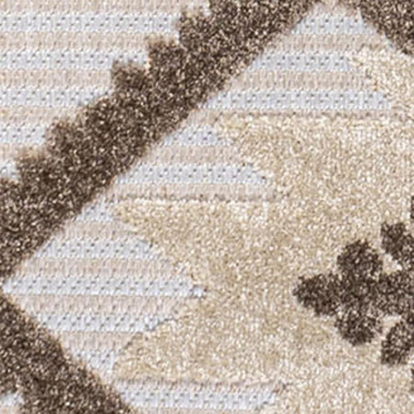 HomeRoots 5' Moroccan Brown and Ivory Area Rug - Indoor/Outdoor, Durable, Stylish Quatrefoil Design for Any Space 703330