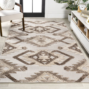 HomeRoots 8' X 10' Brown and Ivory Moroccan Area Rug - Durable Indoor/Outdoor Design with Elegant Quatrefoil Pattern 703331