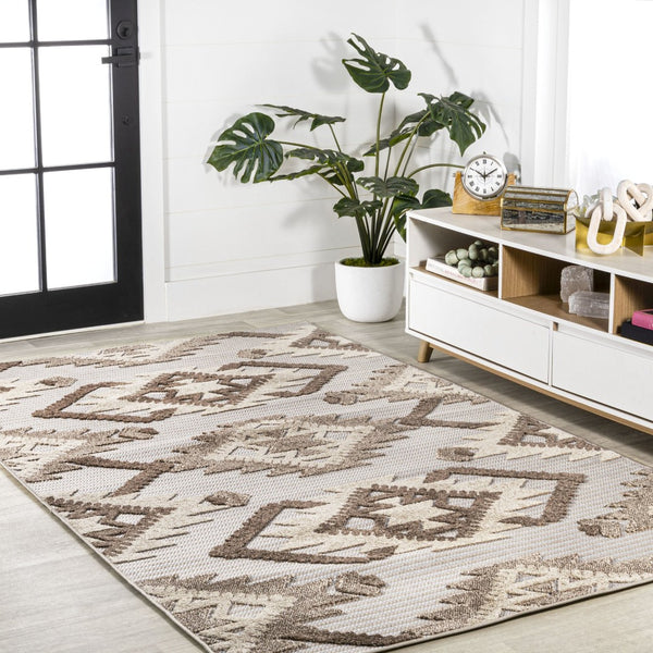 HomeRoots 8' X 10' Brown and Ivory Moroccan Area Rug - Durable Indoor/Outdoor Design with Elegant Quatrefoil Pattern 703331