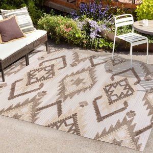HomeRoots 8' X 10' Brown and Ivory Moroccan Area Rug - Durable Indoor/Outdoor Design with Elegant Quatrefoil Pattern 703331