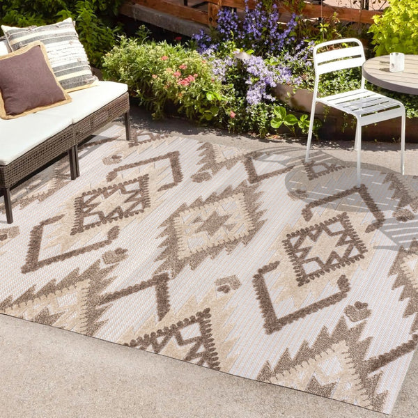 HomeRoots 8' X 10' Brown and Ivory Moroccan Area Rug - Durable Indoor/Outdoor Design with Elegant Quatrefoil Pattern 703331