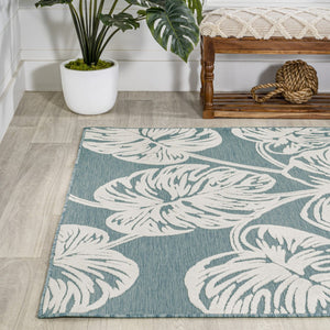 HomeRoots 5' Blue and Ivory Floral Area Rug - Elegant Indoor/Outdoor Design with High-Low Pile Texture 703345