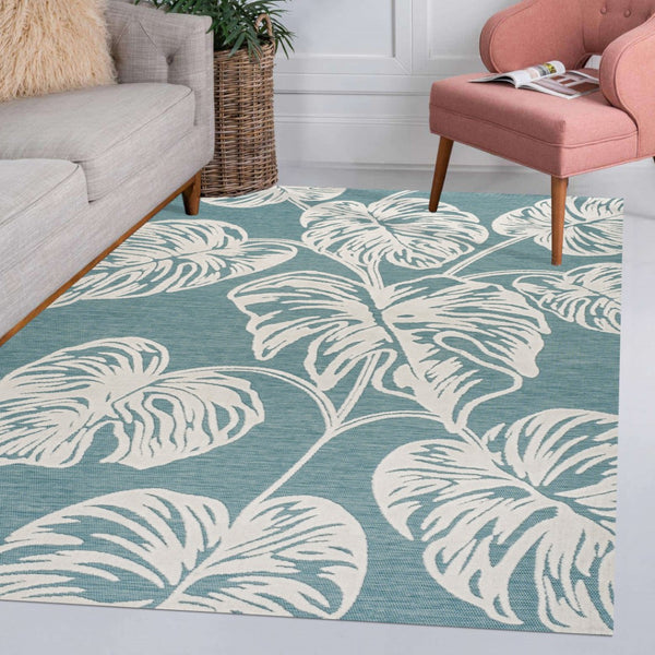 HomeRoots 5' Blue and Ivory Floral Area Rug - Elegant Indoor/Outdoor Design with High-Low Pile Texture 703345