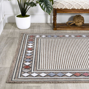 HomeRoots 5' Brown and Ivory Geometric Area Rug - Durable Indoor/Outdoor Accent for Modern Spaces, 5' x 8' 703365