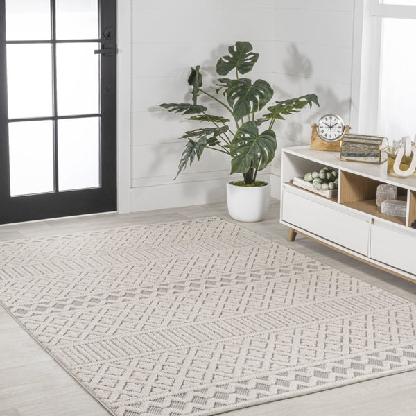 HomeRoots 5' X 8' Cream and Gray Trellis Indoor-Outdoor Area Rug: Stylish, Durable, Easy Care for Any Space! 703392