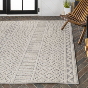 HomeRoots 5' X 8' Cream and Gray Trellis Indoor-Outdoor Area Rug: Stylish, Durable, Easy Care for Any Space! 703392