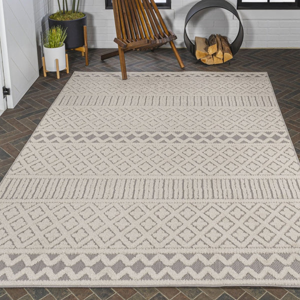 HomeRoots 5' X 8' Cream and Gray Trellis Indoor-Outdoor Area Rug: Stylish, Durable, Easy Care for Any Space! 703392